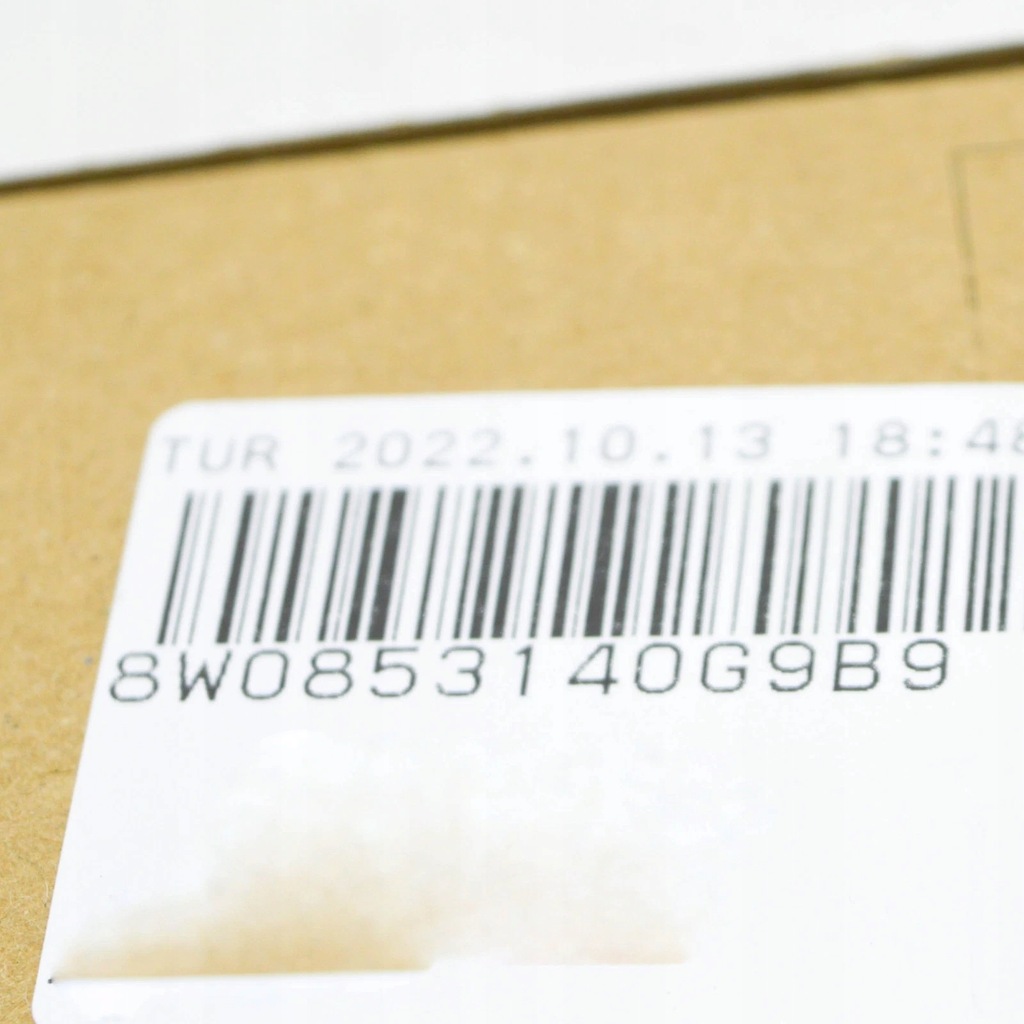 фото №7, Audi a4 b9 бампер передний решётка радиатора нижняя гайка 8w0853140g9b9