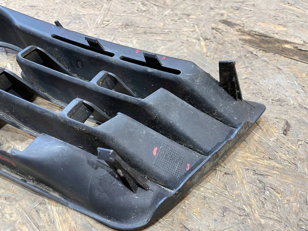 фото №7, Vw golf v 5 plus 05-09 решётка радиатора решётка нижняя бампера правая перед передняя