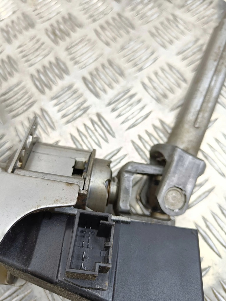 фото №9, Volkswagen passat b7 2012 колонка кермова