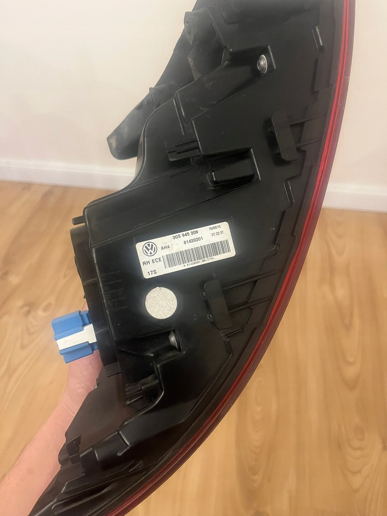 фото №6, Лампа правая задняя 3g5945208 99451799802 vw passat dpa