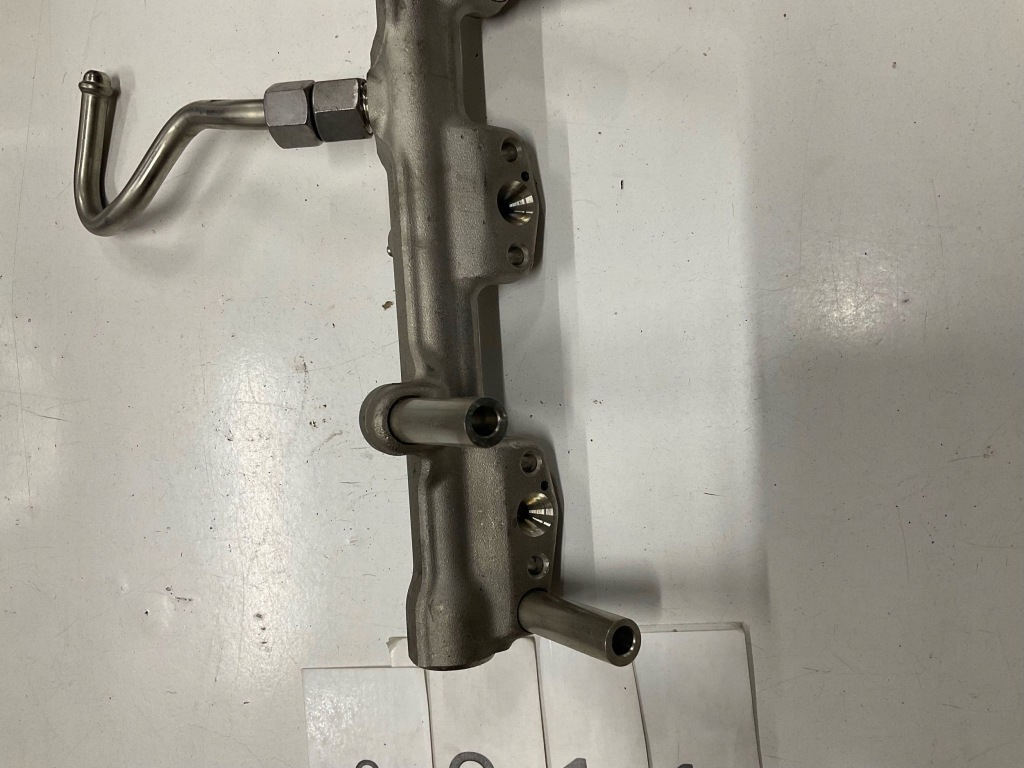 Молдинг впрыскная mini cooper f55/f56 1.5 бензин 8665631 9.011 с Разборки