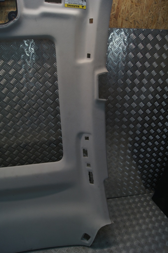 фото №6, Maserati levante потолок панорама