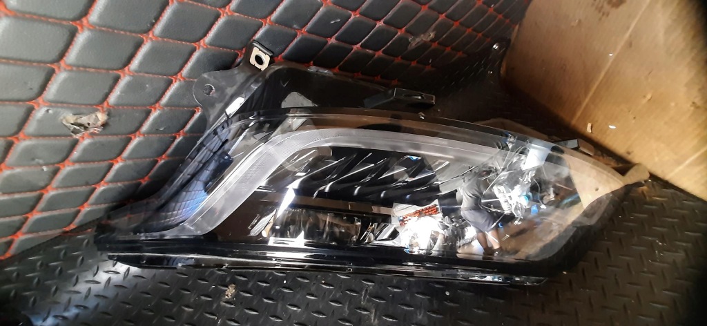 Фара левый перед full led англичанин  discovery sport Киев
