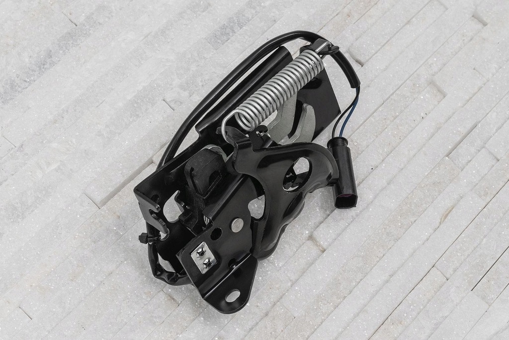 фото №8, Bmw seria 2 f22 замок крышки двигателя часть нижняя