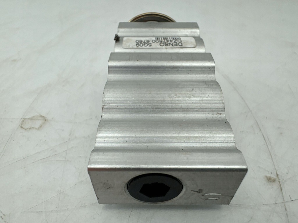 фото №6, Toyota yaris cross 2023 с передний клапан расширительный кондиционера a/c