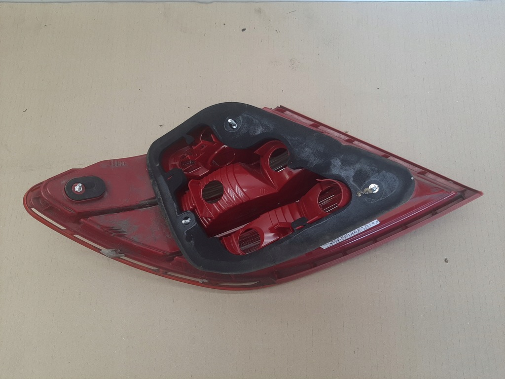 фото №8, Лампа права задня задня mercedes w204 c-klasa lata 2007-2010 sedan