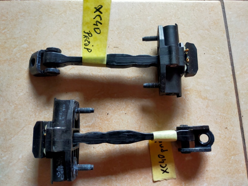 фото №1, Volvo xc40 xc 40 ограничитель дверь перед