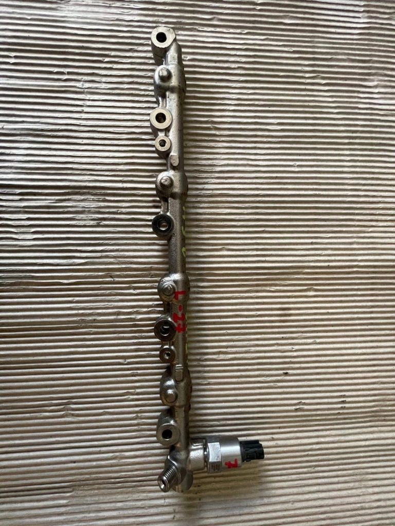 Купити Lexus is iii xe30 2016 датчик тиску пального