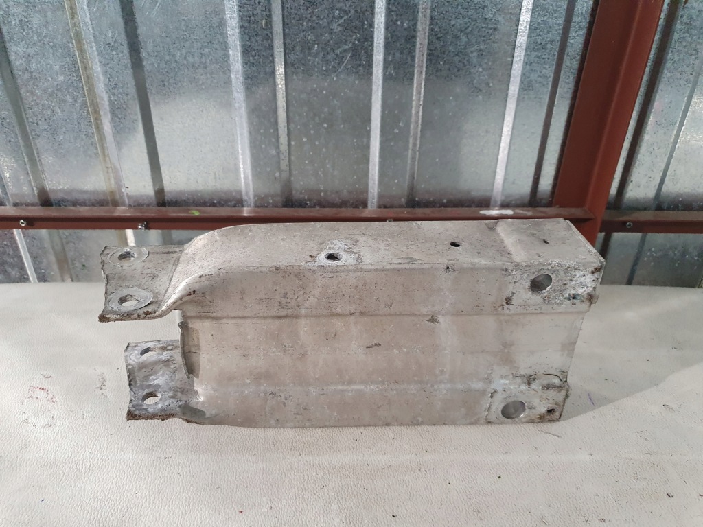 фото №1, Зона деформации отбойник балка mercedes e-klasa w212