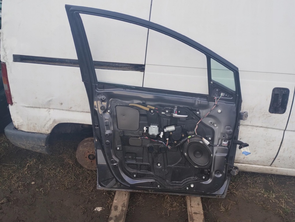 фото №7, Mazda 5 двері передні ліва