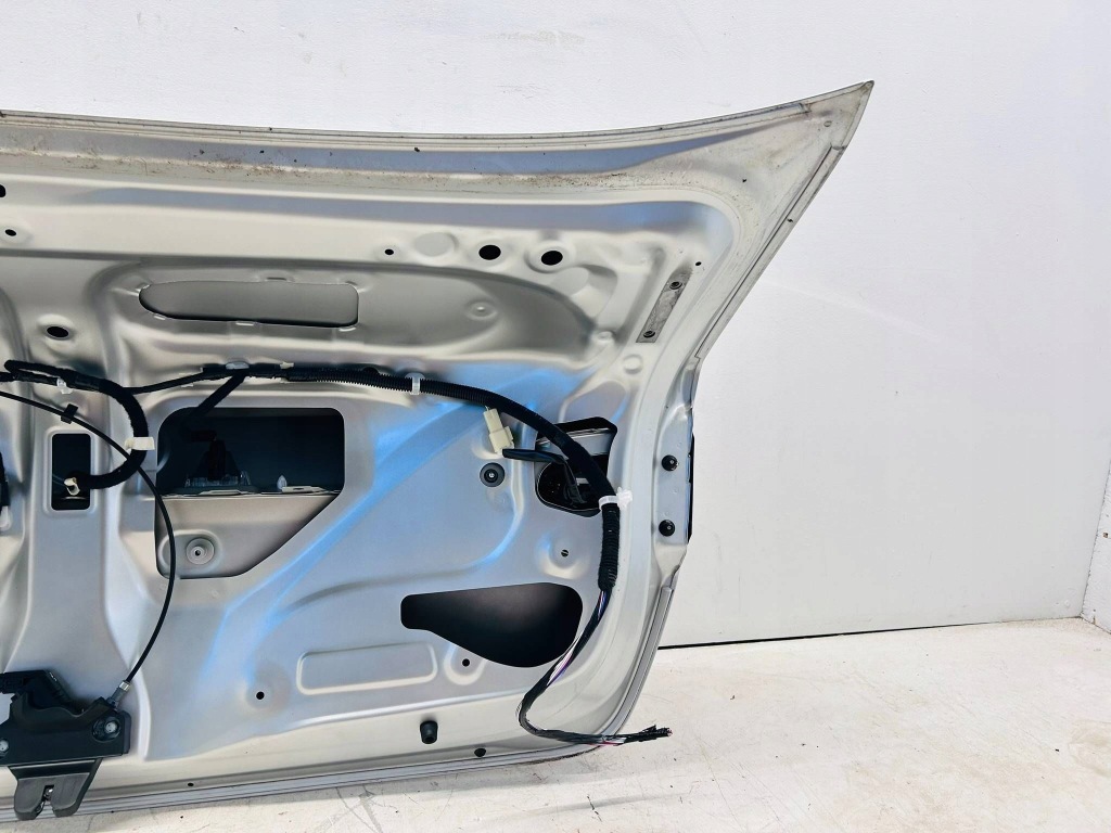 фото №10, Corolla e21 sedan крышка багажника крышка багажника задняя full led 1f7