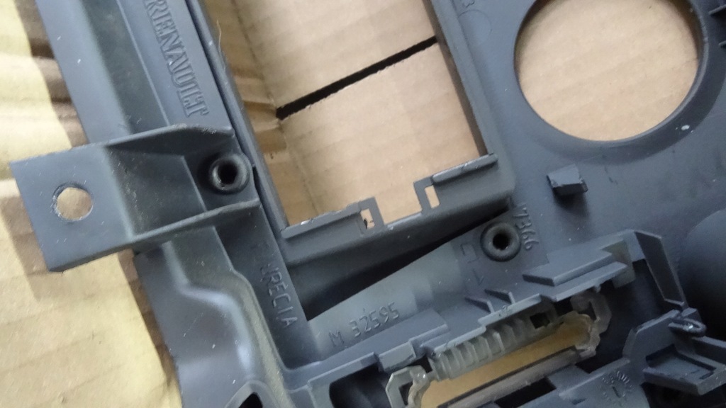 фото №12, Scenic 2 ii решітка середня консолі 8200140724