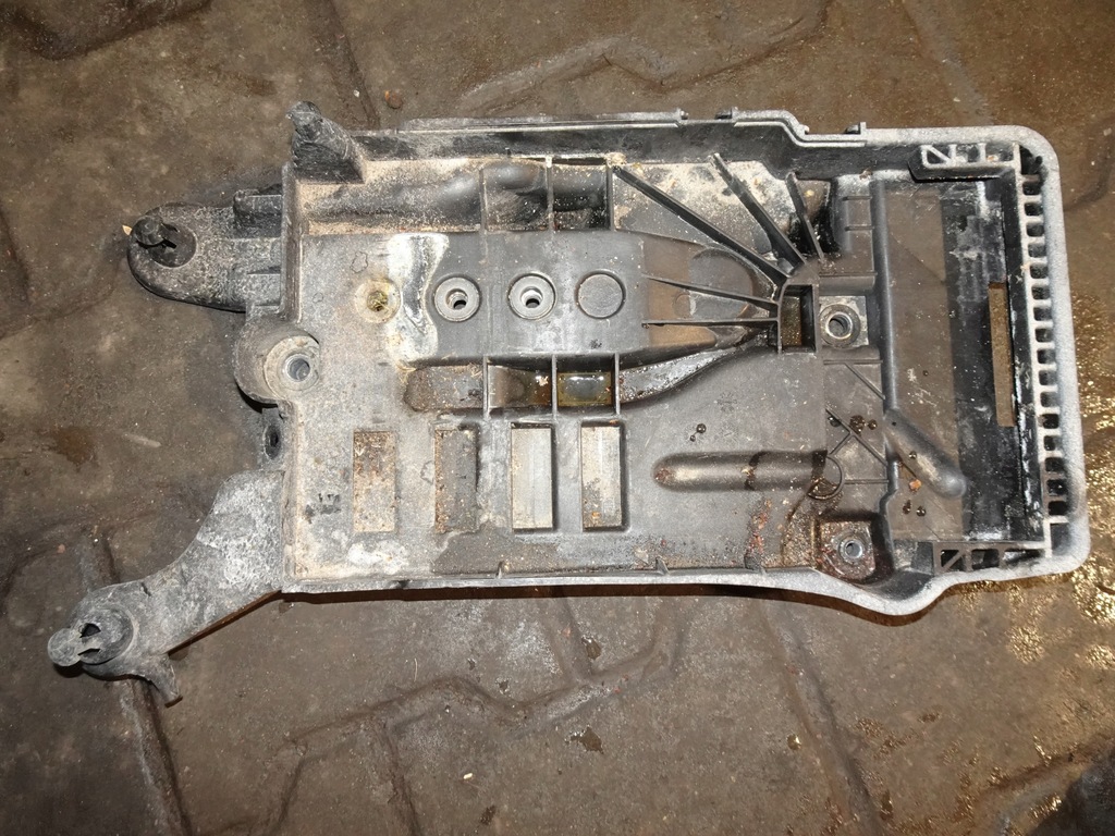 фото №1, Seat ibiza 6f 5d основание аккумулятор