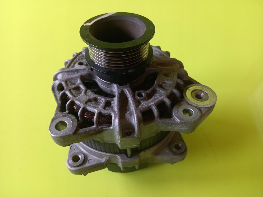 фото №4, Генератор 2.0 d5 30659580 volvo xc90 ii 15r