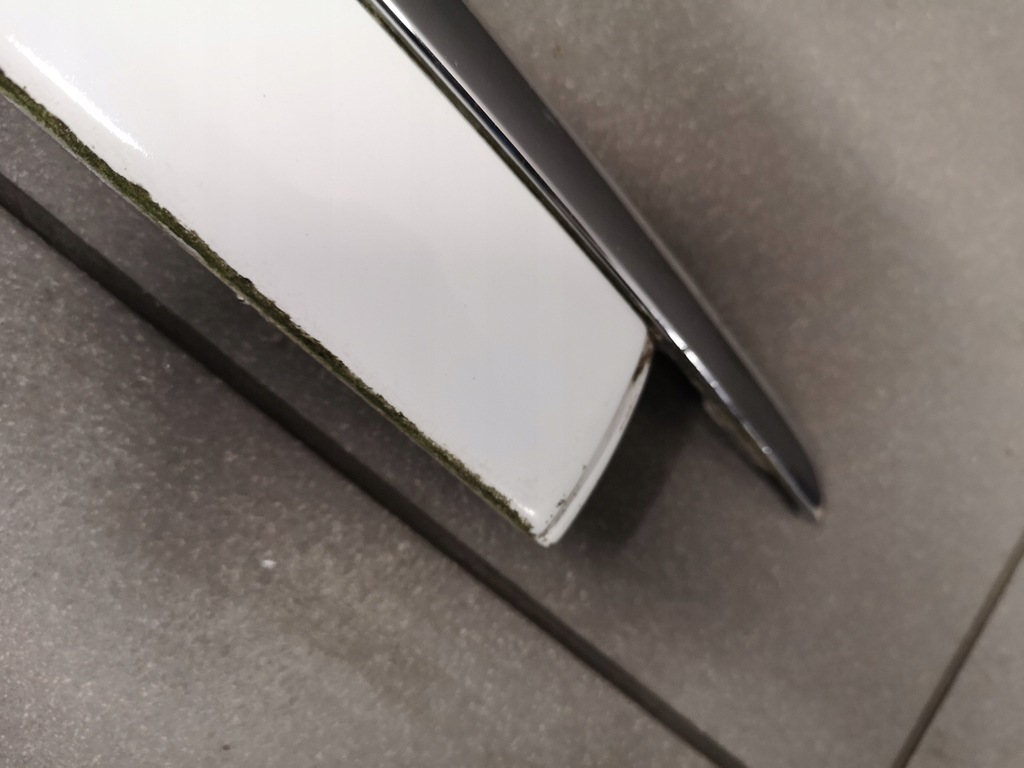 фото №7, Молдинг бампера правий перед audi a8 d3 4e0807224a