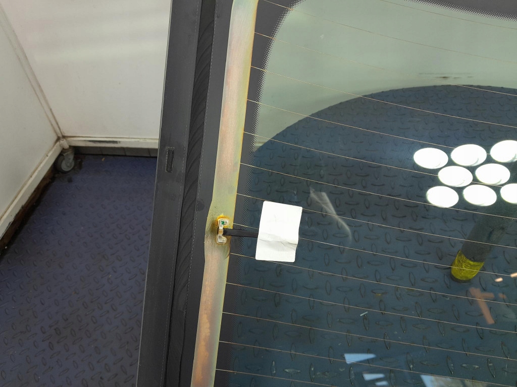 фото №4, Skoda rapid hb скло кришки багажника задня задня 17r