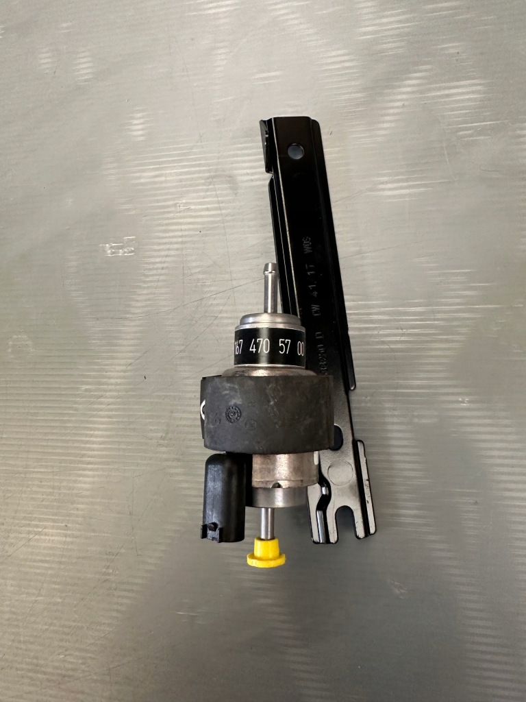 Купить !помпа топлива webasto mercedes w167 a1674705700!