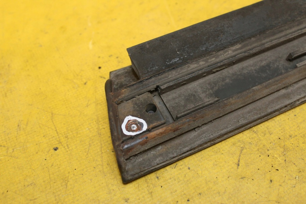 фото №9, Молдинг нижняя левый задняя a4 b6