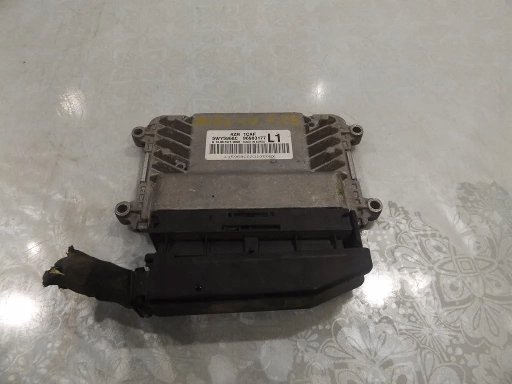 фото №1, Aveo t250 1,2 бортовой компьютер 96983177