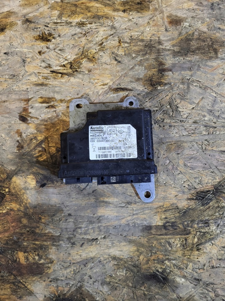 Купити Renault оригінальний номер 985100781r