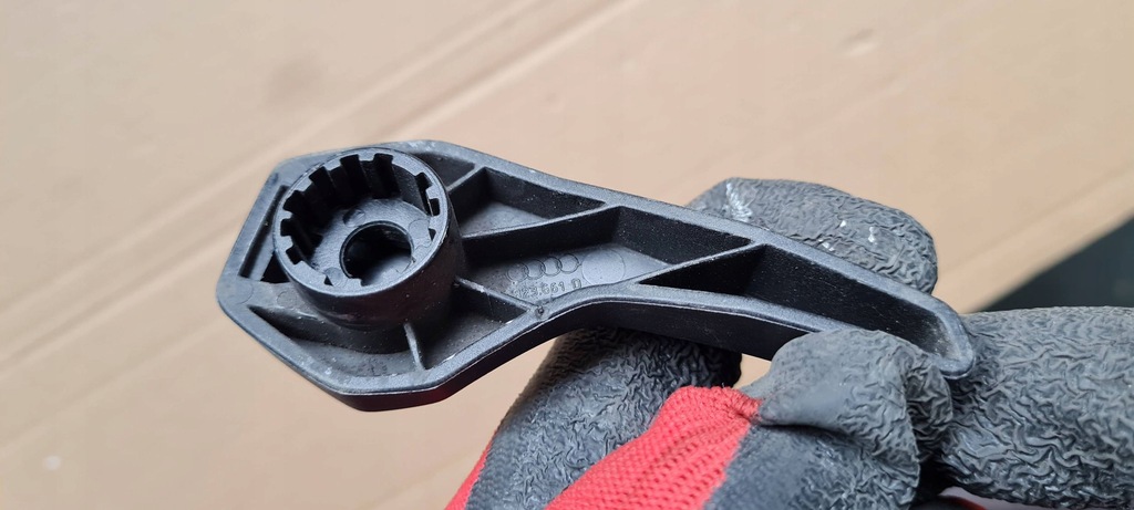 фото №8, Rs5 8w lift s5 a5 кронштейн ручка открывания капот 8w0823661d a4 b9 8w s4