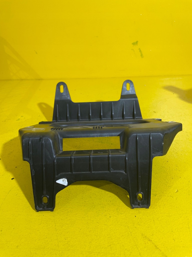 фото №1, Audi a4 b8 - кронштейн підсилювача 4f0907101a