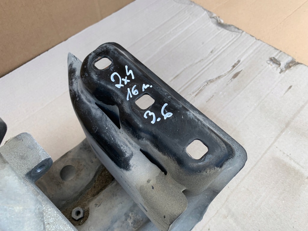 фото №6, Кронштейн опора коробки передач dodge durango 3.6 2x4