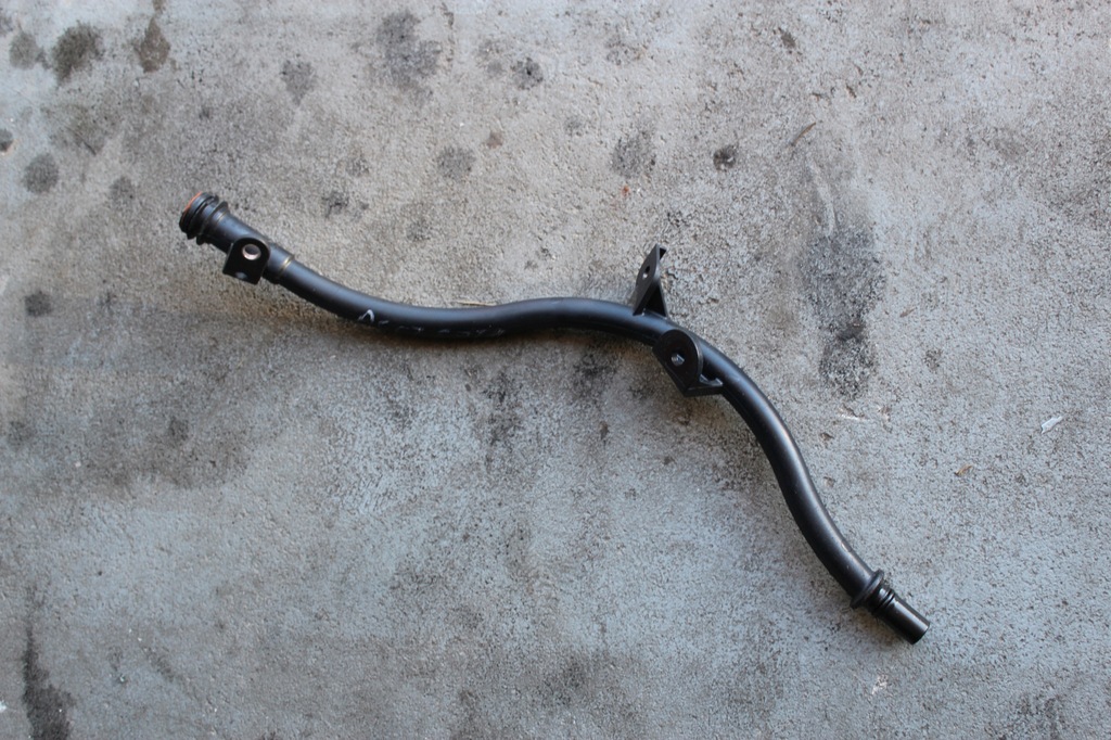 фото №1, Audi a6 c7 2.0 tdi направляющая щуп масла щупа трубка