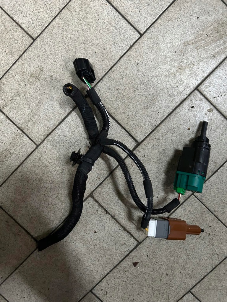 фото №1, Датчик выключатель стоп renault clio v 253203383r