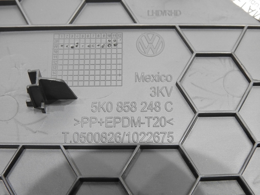 фото №8, Захист заглушка консолі vw golf vi 5k0858248c
