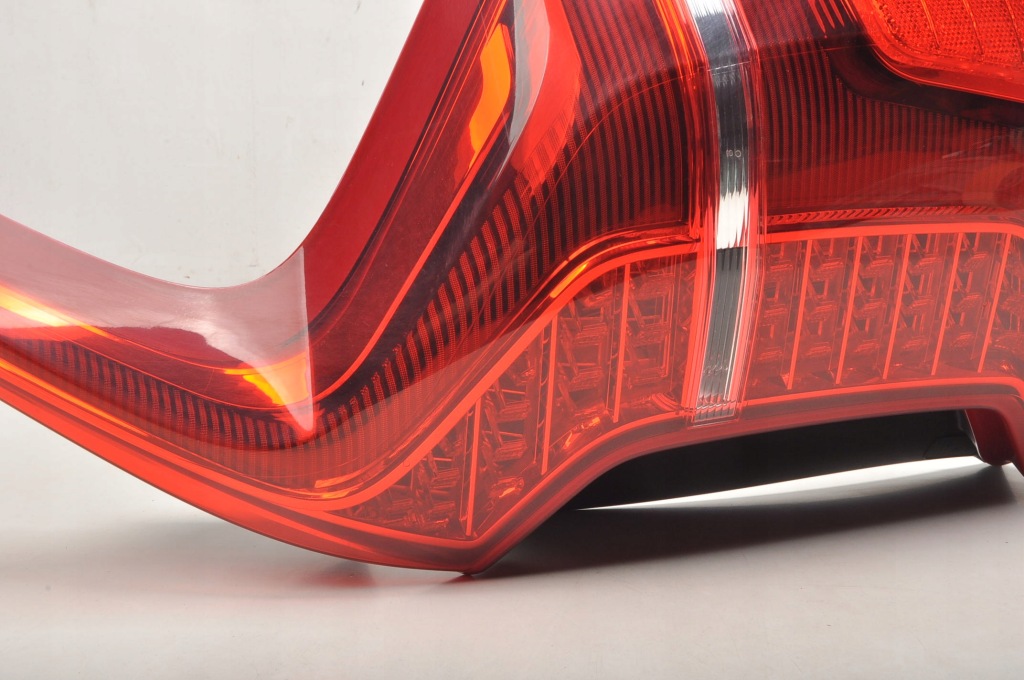 фото №12, Volvo xc90 ii лампа права задня правий задня 31655918