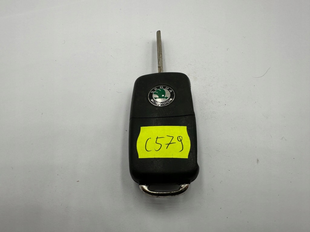 Ключ ключ pilot складной ключ skoda superb octavia 3t0837202 Недорого
