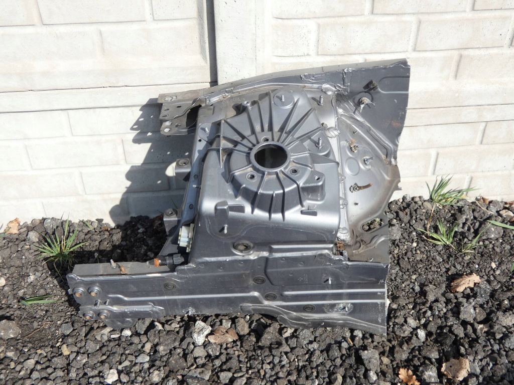 Купити Mercedes c klasa w205 лонжерон чверть правий перед права