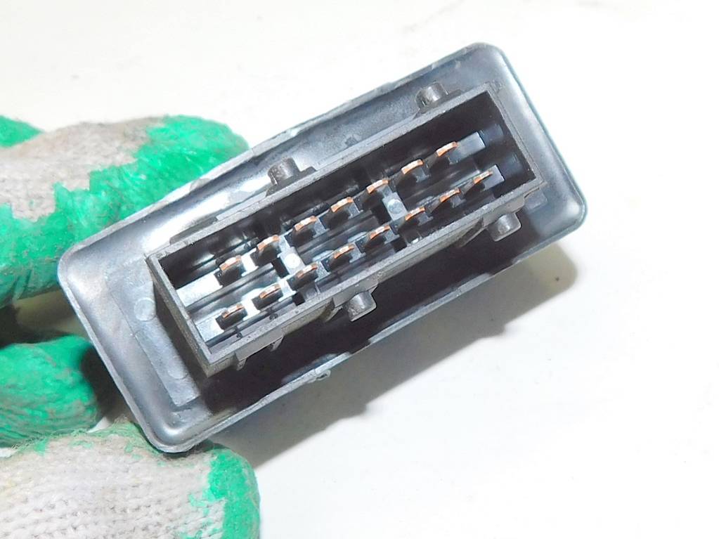 фото №6, Citroen c4 i 1.6 реле насоса пального 240107