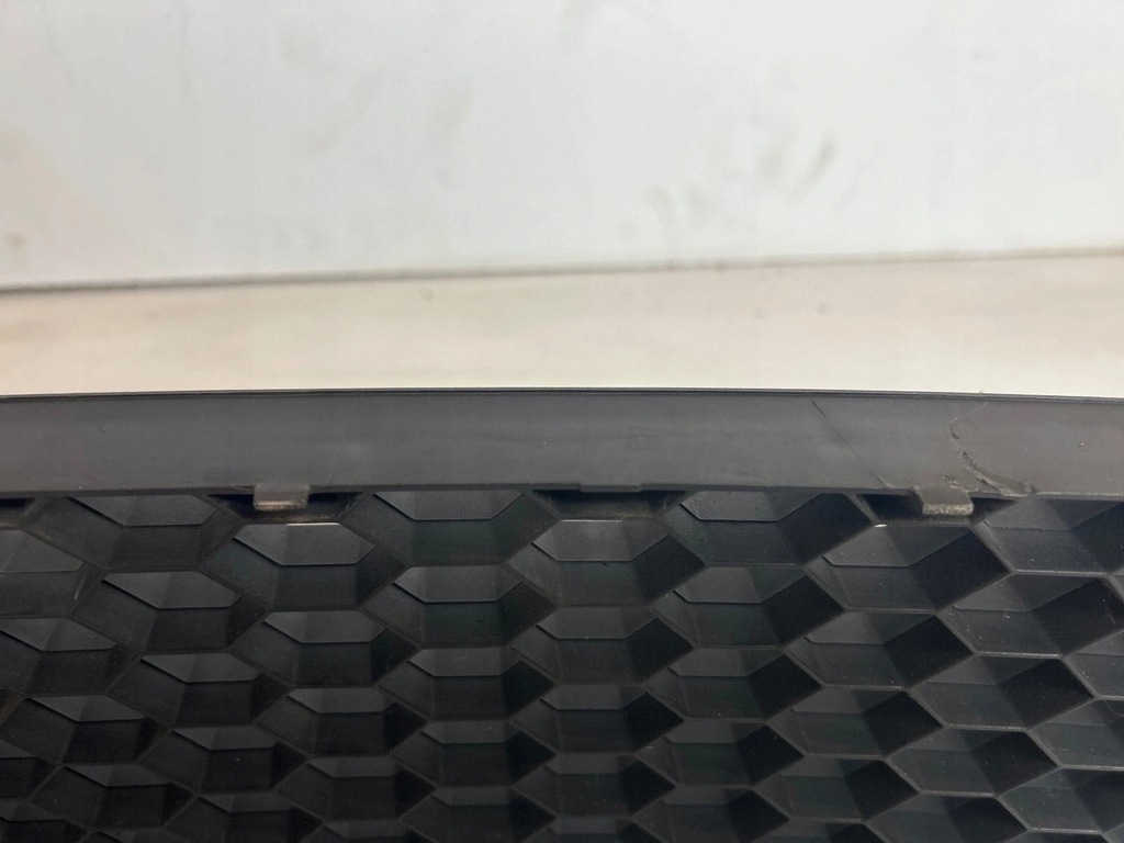 фото №12, Решётка средняя бампера skoda fabia ii rs