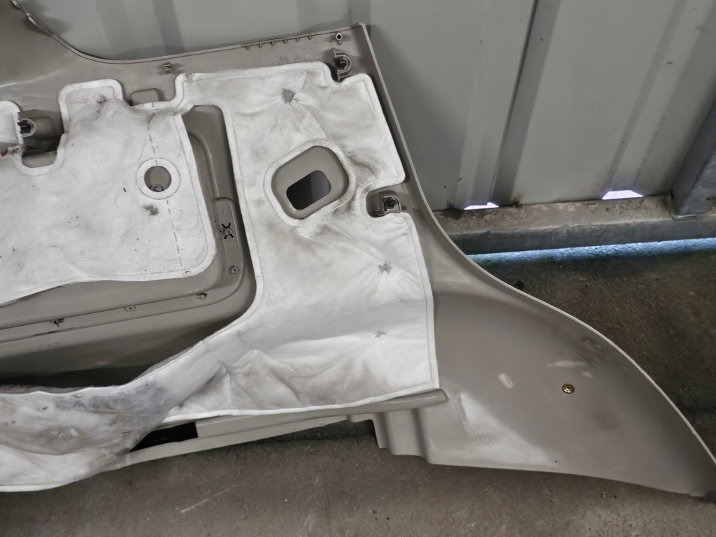 Mercury mariner 06-10 обшивка багажника ліва праві 8l84 7831013 америка Недорого