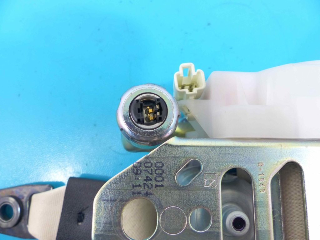 Ремінь правий перед lexus ls iv ls600h європа Оригінал