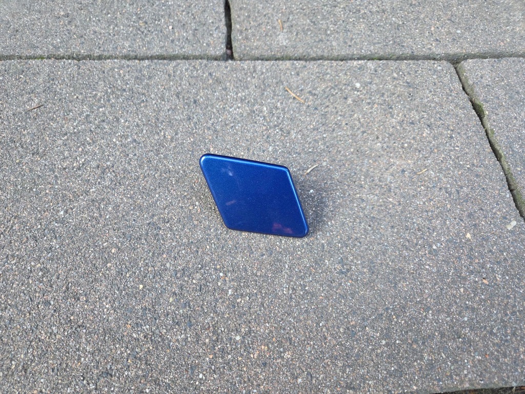 фото №1, Bmw3 e90 e91 заглушка распылителя правая 7127546