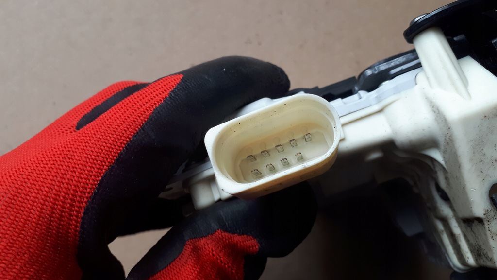 фото №6, Audi оригинальный номер 4g0839016a