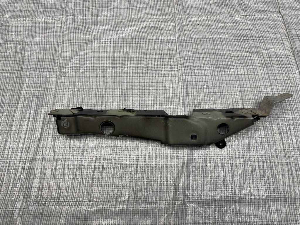 фото №1, Кронштейн панель фары maserati granturismo m189 c4001g