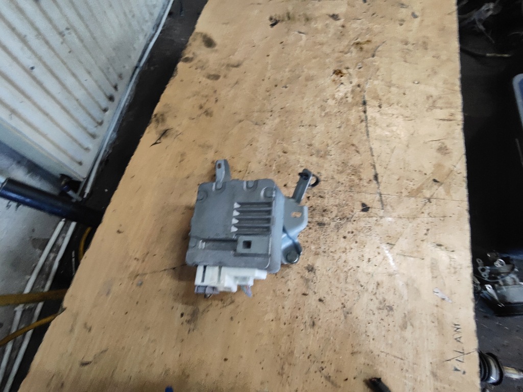 фото №1, Toyota yaris ii модуль усилителя