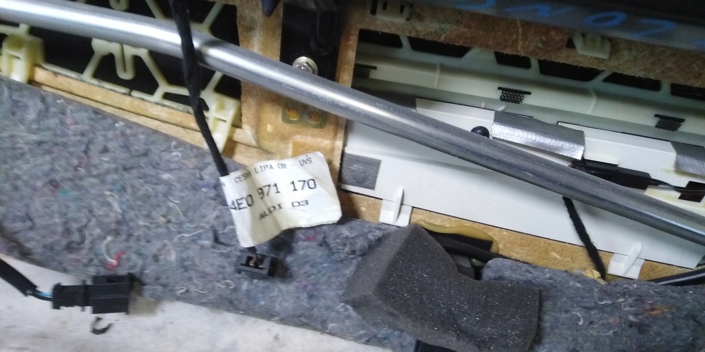 фото №10, Audi a8 d3 полка багажника шторка bose комплект