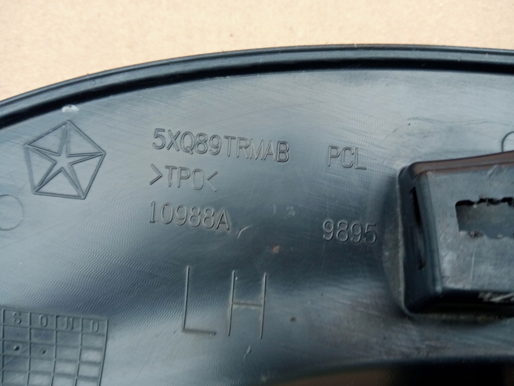 фото №7, Jeep compas ii ліва молдинг крила задня 2016r