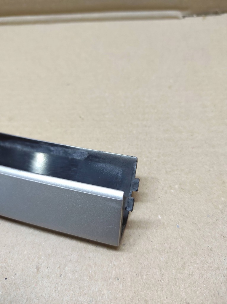 Заглушка накладка рейлінг ліва перед renault laguna 3 універсал Оригінал