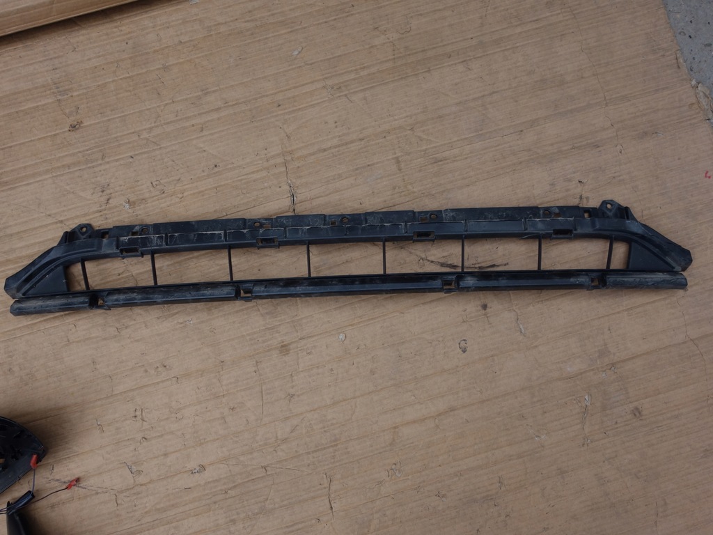 фото №1, Audi q5 80a s-line решітка бампера перед