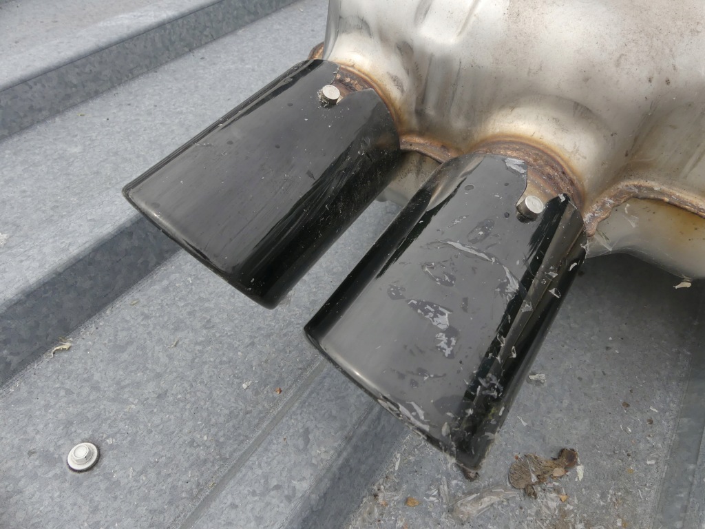 Bmw m2 f87 гаситель выхлоп чёрные насадки Недорого