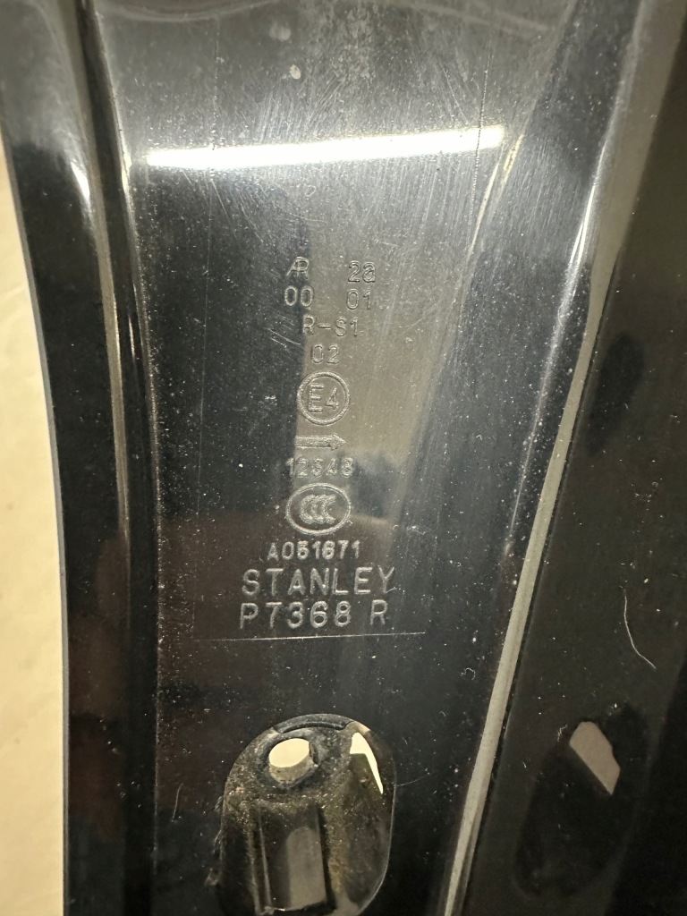 Фара правый  задний  задняя led mazda 5 sport Киев