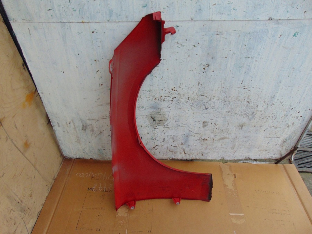 Крыло  левое  перед audi a4 b9 рестайлинг  8w0821461 Оригинал