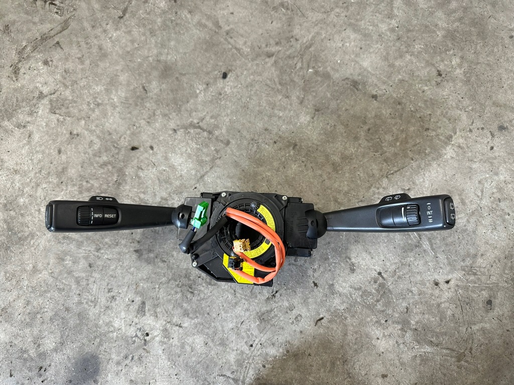 фото №1, Volvo c30 lift 2011 rok перемикач комбінований поворотники двірник