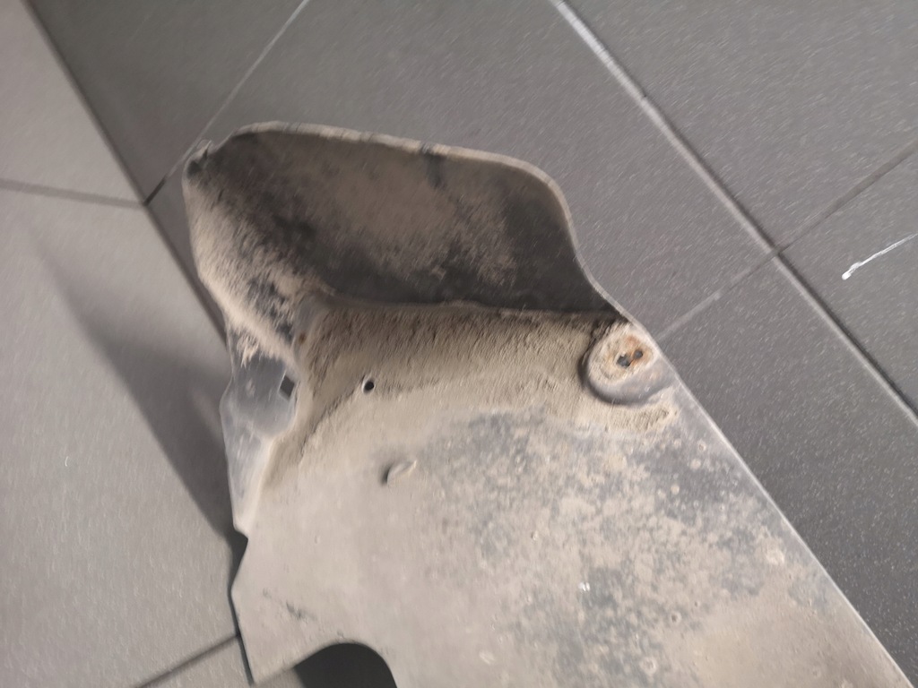 фото №6, Защита подвеска правая audi a8 d2 4d0018958b